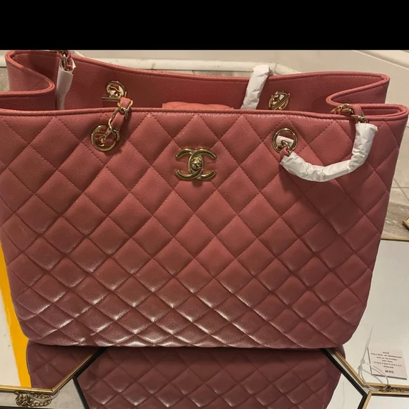 NEW- CHANEL Caviar Leather Large Tote Bag - Picture 10 of 16